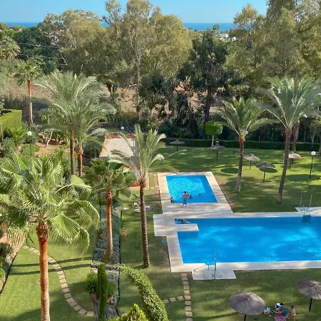 Апартаменты Costal Breeze *